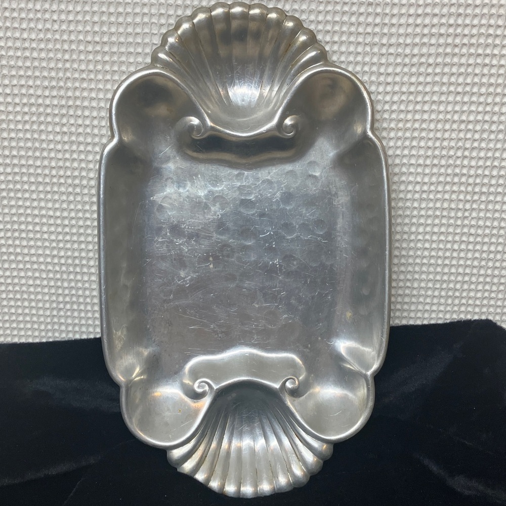 Aluminum oval tray